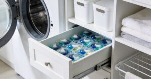 Jak usunąć brzydki zapach z pralki: domowe sposoby, gdy śmierdzi